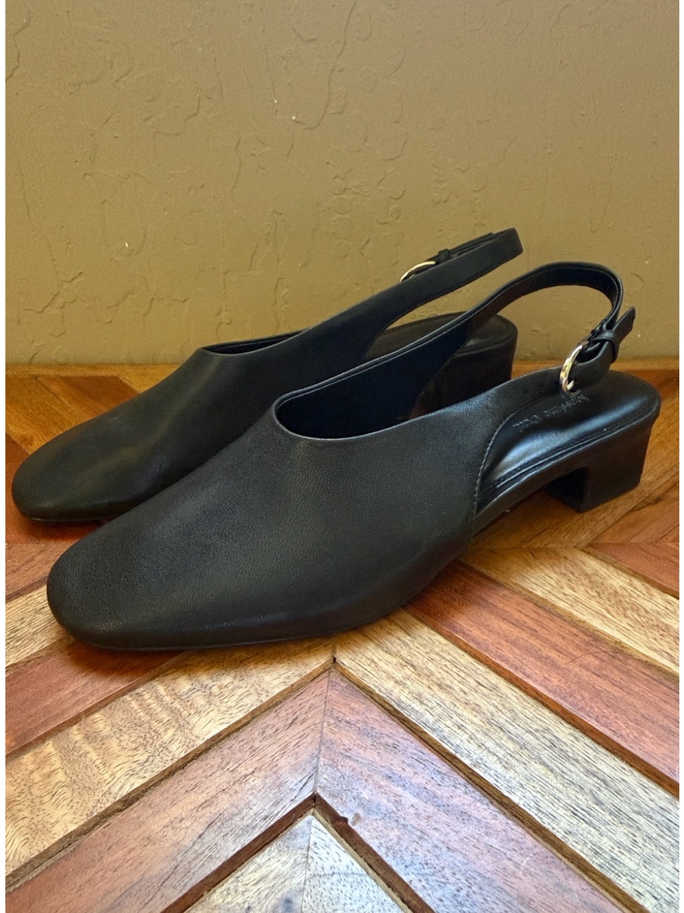 Massimo Dutti Leather Slingback Shoes Black Kitten Heels size 37